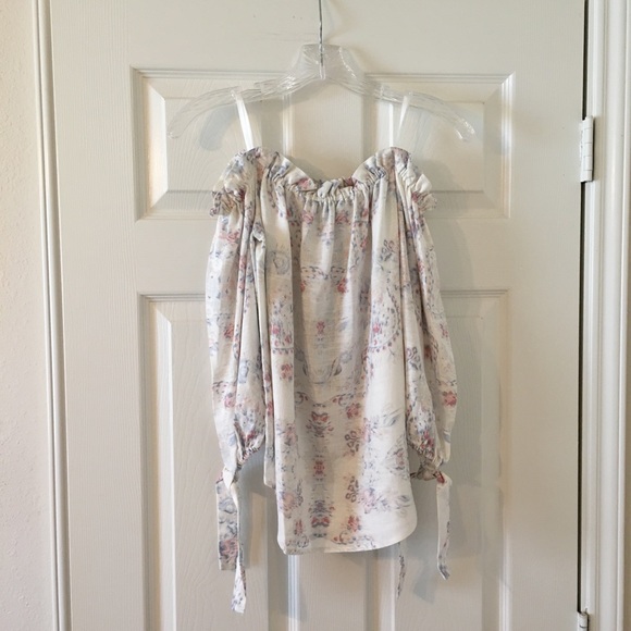 BCBGMaxAzria off the shoulder linen top - NWT - Picture 3 of 7